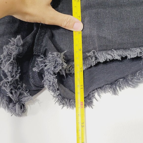 Zara Authentic Denim Jean Shorts Black Cut Off Raw Hem Distressed Pockets Size 4 - Picture 9 of 11